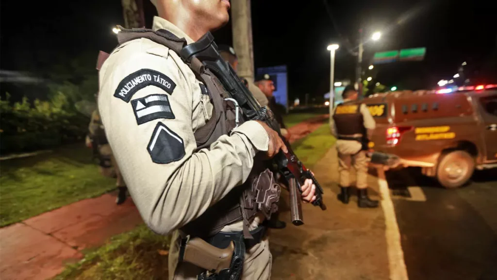 Na tarde de domingo (22), policiais da 7ª Companhia Independente da Polícia Militar (7ª CIPM) apreenderam drogas na Rua do Conde,