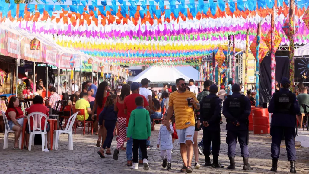 O Governo da Bahia publicou, na edição desta terça-feira (3) do Diário Oficial do Estado (DOE), o decreto de n° 23.763, que suspende