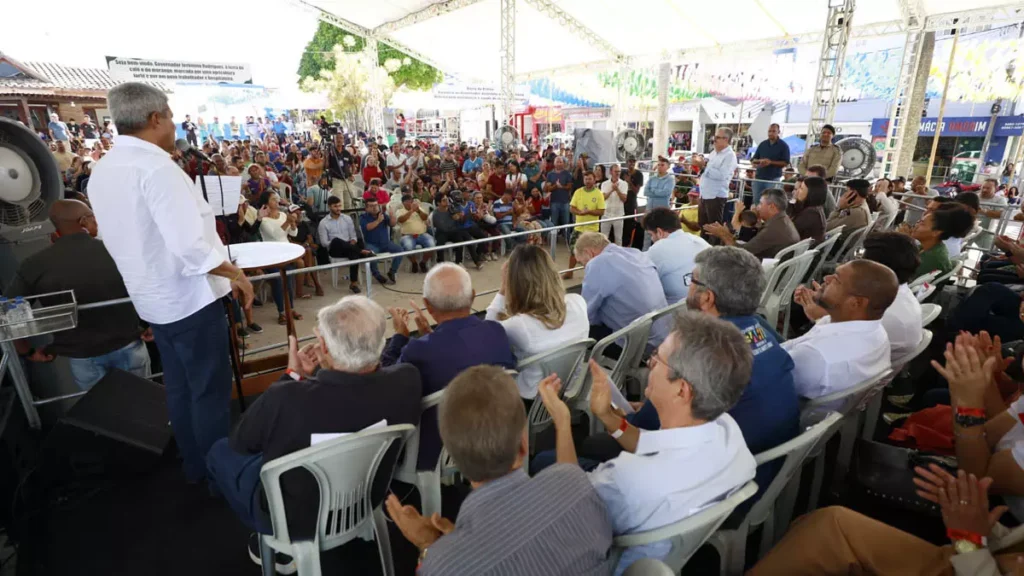 Neste sábado (31), o governador Jerônimo Rodrigues esteve em Barra da Estiva para uma extensa agenda que contemplou a entrega