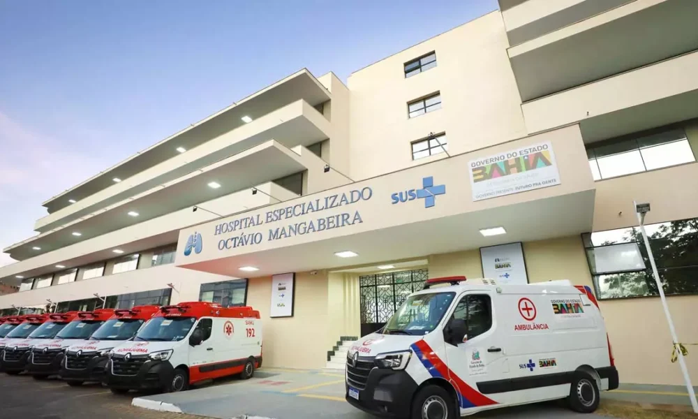 O Governo do Estado inaugurou nesta quinta-feira (5) o novo Hospital Especializado Octávio Mangabeira (Heom), na Praça Conselheiro