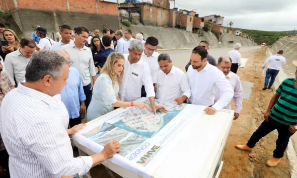 A população de Jaguaquara, no Sudoeste baiano, vivenciou nesta sexta-feira (6), um dia histórico com a entrega de importantes obras