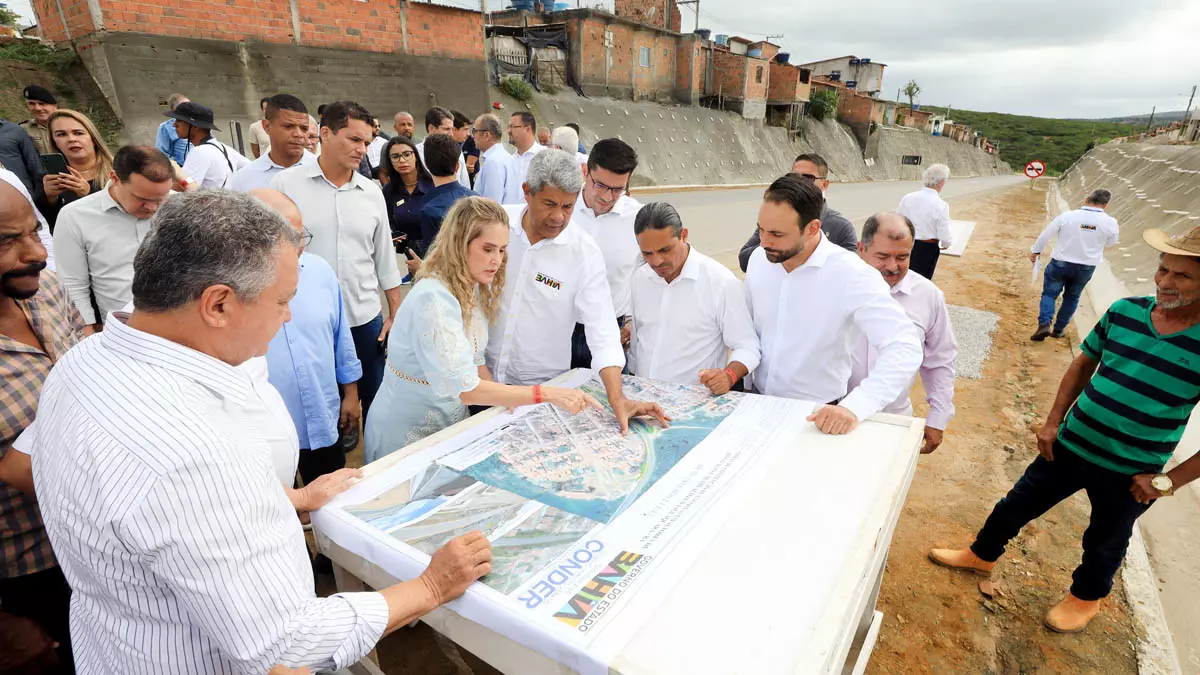 A população de Jaguaquara, no Sudoeste baiano, vivenciou nesta sexta-feira (6), um dia histórico com a entrega de importantes obras