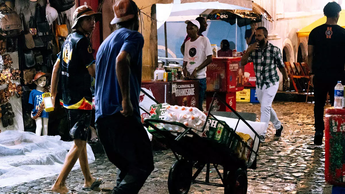 Desde a última quinta-feira (19), o Pelourinho se tornou o centro da tradição junina na capital baiana, atraindo milhares de turistas e
