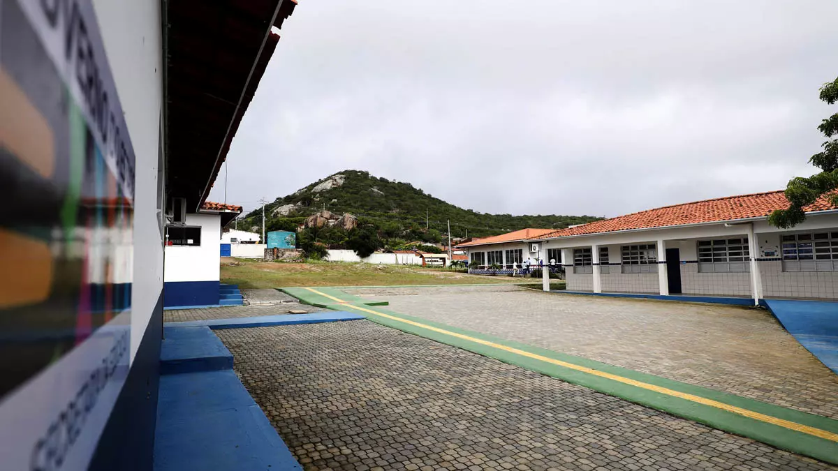 A cidade de Itiúba recebeu, neste sábado (28), uma série de entregas nas áreas de educação, abastecimento de água, saúde e infraestrutura.