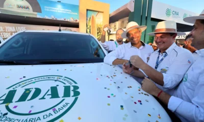 A Agência Estadual de Defesa Agropecuária da Bahia (ADAB) recebeu cinco novos veículos do Governo do Estado, nesta