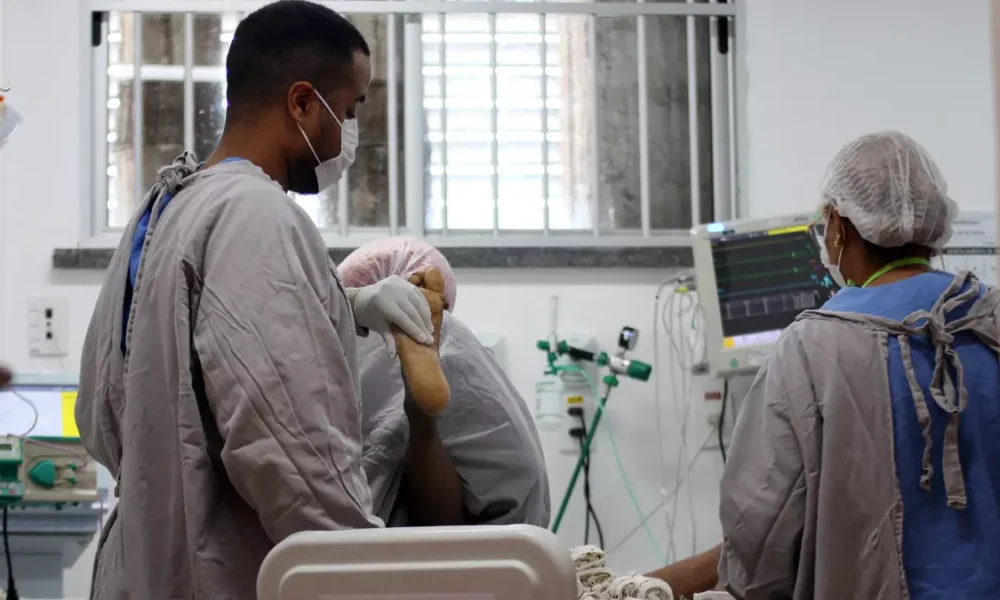 O reforço na assistência em hospitais da Secretaria da Saúde do Estado (Sesab) garantiu o atendimento às vítimas de queimaduras