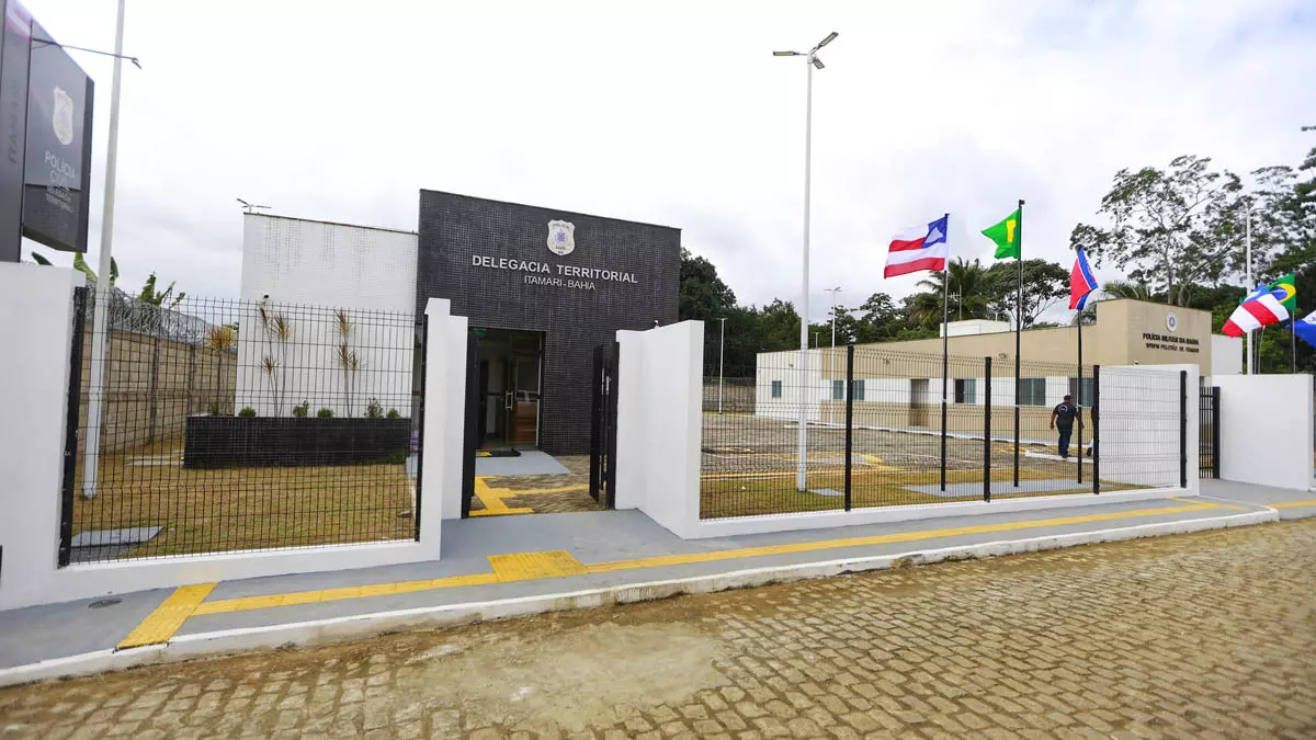 neste sábado (14), a construção de mais uma escola estadual em tempo integral, desta vez no município de Itamari.
