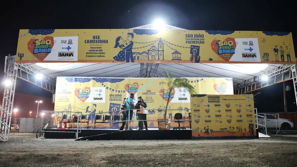 local do evento, a Arena Zé Cachoeira, no Banco Raso, a Secretaria da Saúde do Estado (Sesab) montou um posto de testagem de