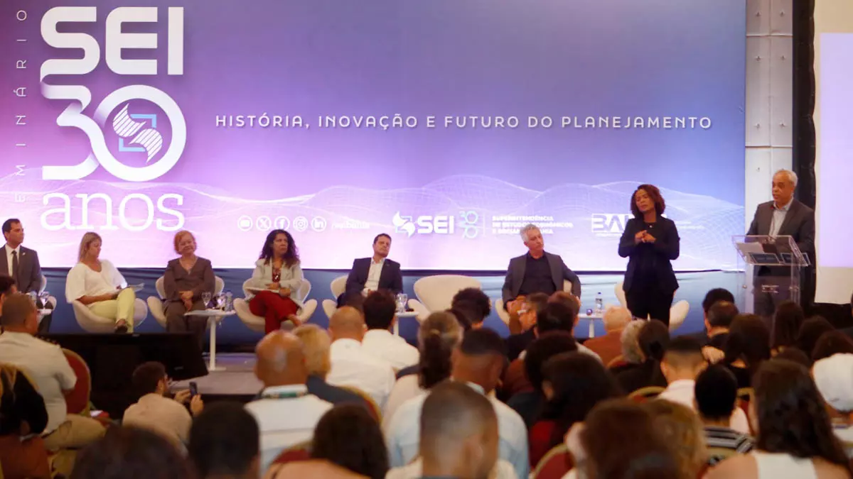 O seminário “SEI 30 anos: história, inovação e futuro do planejamento” acontecem até esta quarta-feira (11), no Fiesta Convention Center,