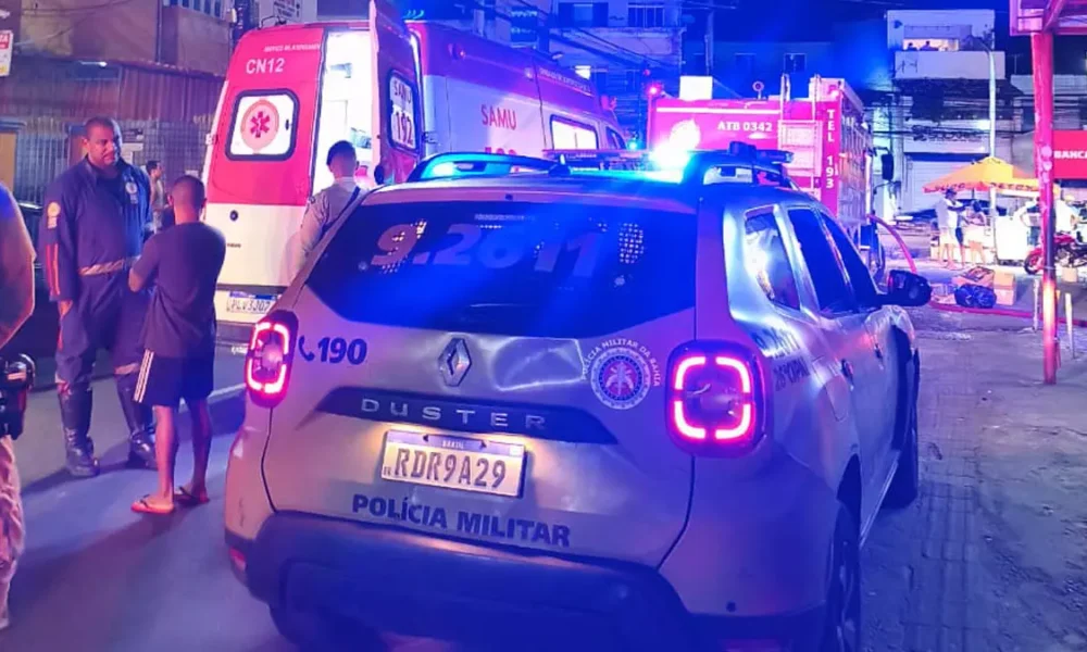 Na noite de terça-feira (10), policiais militares empregados na Operação Sentinela resgataram uma família presa em um apartamento