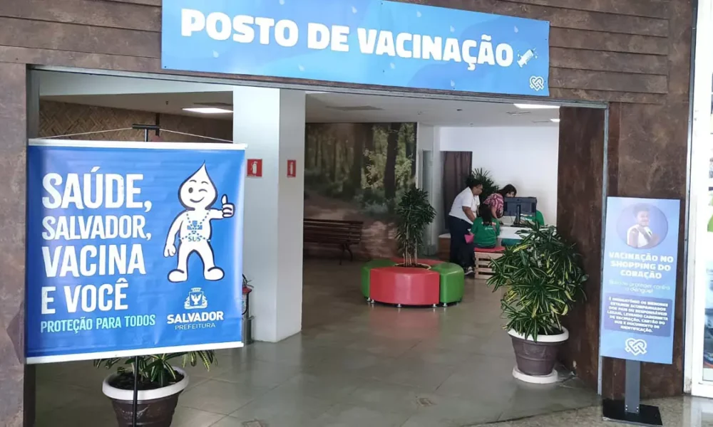 em parceria com a Secretaria Municipal da Saúde (SMS), realiza neste sábado (14), das 9h às 18h, uma campanha de vacinação