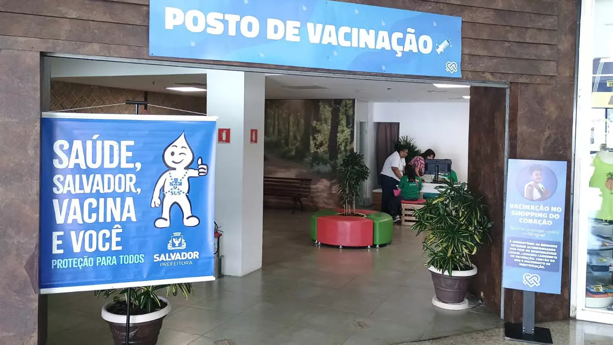 em parceria com a Secretaria Municipal da Saúde (SMS), realiza neste sábado (14), das 9h às 18h, uma campanha de vacinação