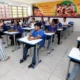 que a Bahia é o estado com a maior proporção de adolescentes de 15 a 17 anos frequentando escola. A pesquisa aponta que 95,9%