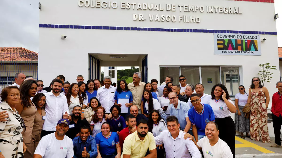 Educação e segurança fortalecidos em Apuarema, no Médio Rio de Contas. Na manhã deste sábado (14), o governador Jerônimo Rodrigues