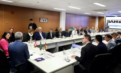 Identidade Regional da Alemanha, Martina Englhardt-Kopf, e outros representantes do governo alemão, para estabelecer novas parcerias