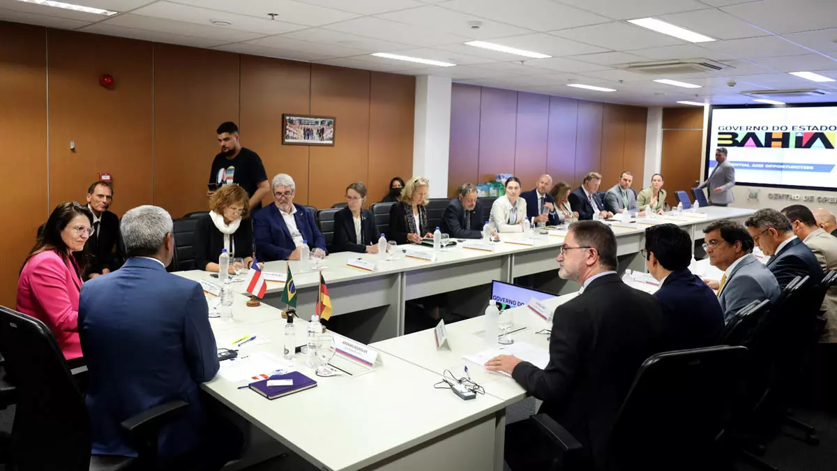 Identidade Regional da Alemanha, Martina Englhardt-Kopf, e outros representantes do governo alemão, para estabelecer novas parcerias