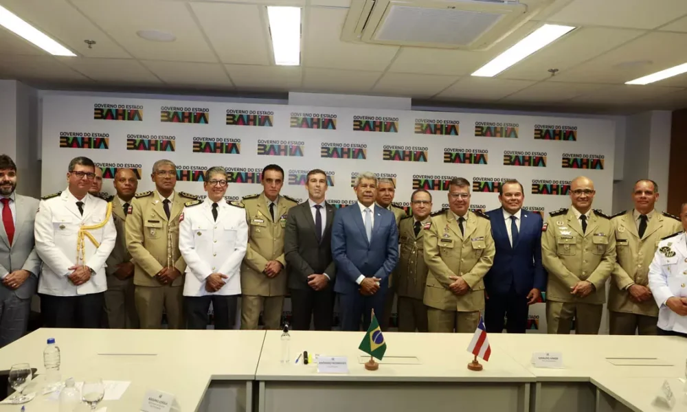 da Polícia Militar da Bahia (PMBA) e dois do Corpo de Bombeiros Militar da Bahia (CBMBA), ao posto de coronel. Ainda na ocasião,