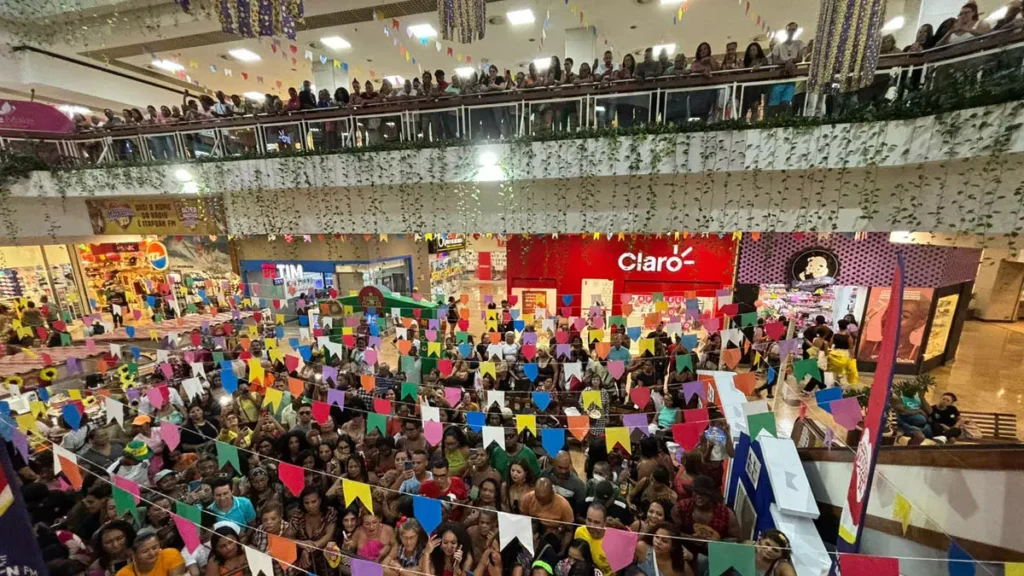 O Shopping Piedade está funcionando em horário especial durante todo o mês de junho, das 9h às 20h30. Esta semana,