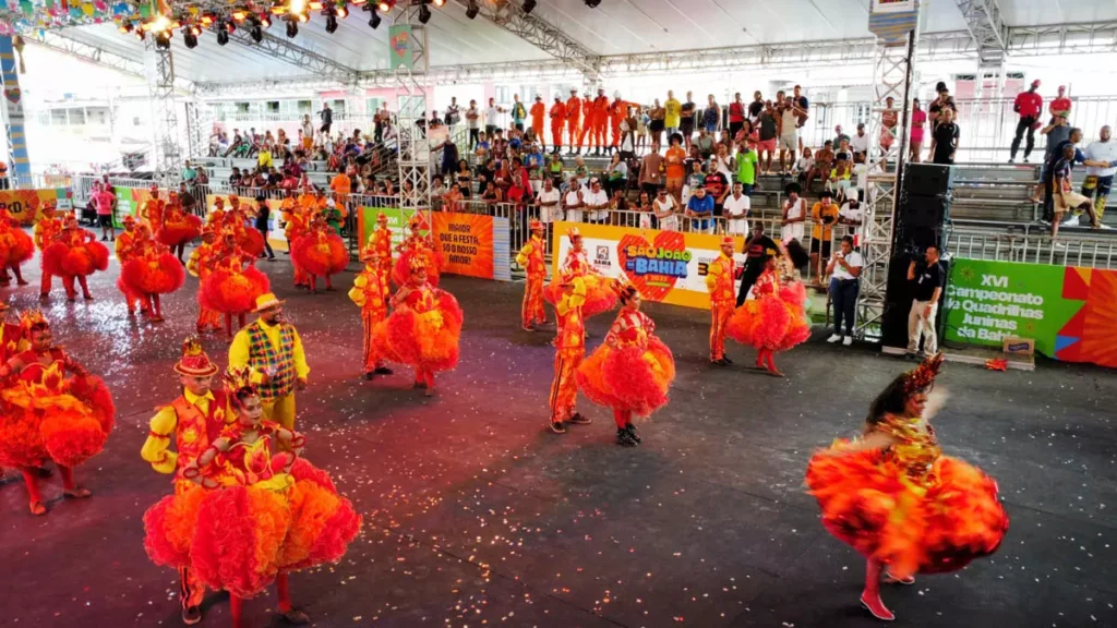 Campeonato Estadual de Quadrilhas Juninas da Bahia, que tem o apoio do Governo do Estado. Até domingo, quase 60 grupos da