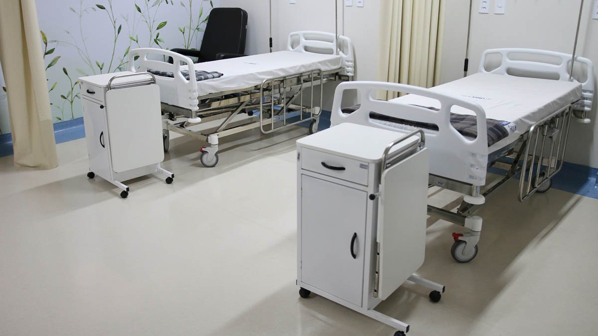 municípios do sudoeste baiano, prestando atendimento de média e alta complexidade, o Hospital Geral de Guanambi foi
