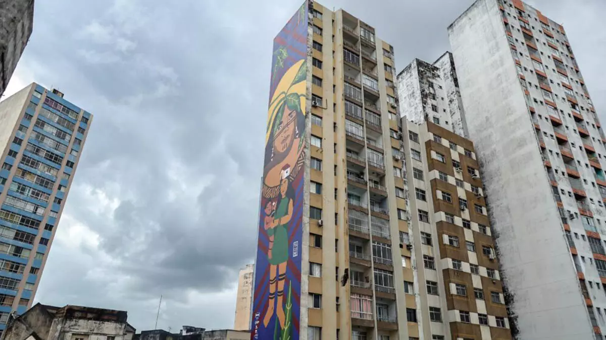 A 4ª edição do Projeto Movimento Urbano de Arte Livre (Projeto MURAL) trouxe para o coração de Salvador a maior arte vertical já realizada na