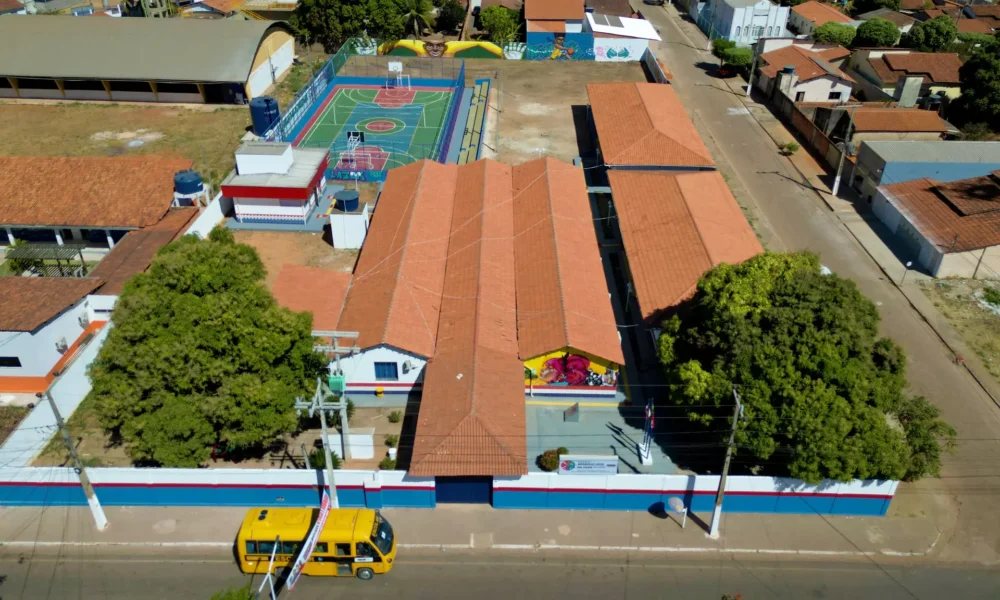O distrito de Missão de Aricobé, em Angical, abriga uma das igrejas mais antigas da região Oeste da Bahia. A Igreja Nossa Senhora da
