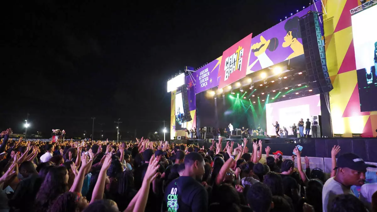 O Festival Canta Bahia 2025 teve sua abertura oficial na noite desta sexta-feira (04), no Parque de Exposições, em Salvador,