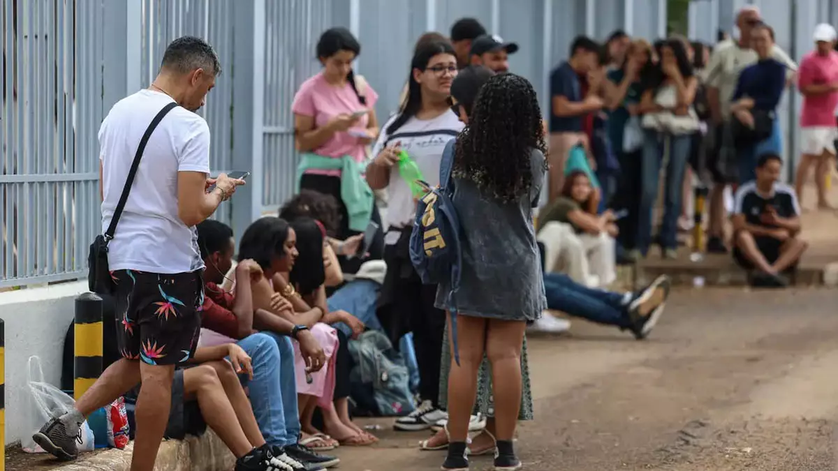 Um total de 4.811.338 candidatos confirmaram a inscrição para fazer o Exame Nacional do Ensino Médio (Enem) neste ano.