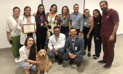 A golden retriever Lola completou um ano de atuação no Hospital Ortopédico do Estado da Bahia (HOEB), unidade pública administrada