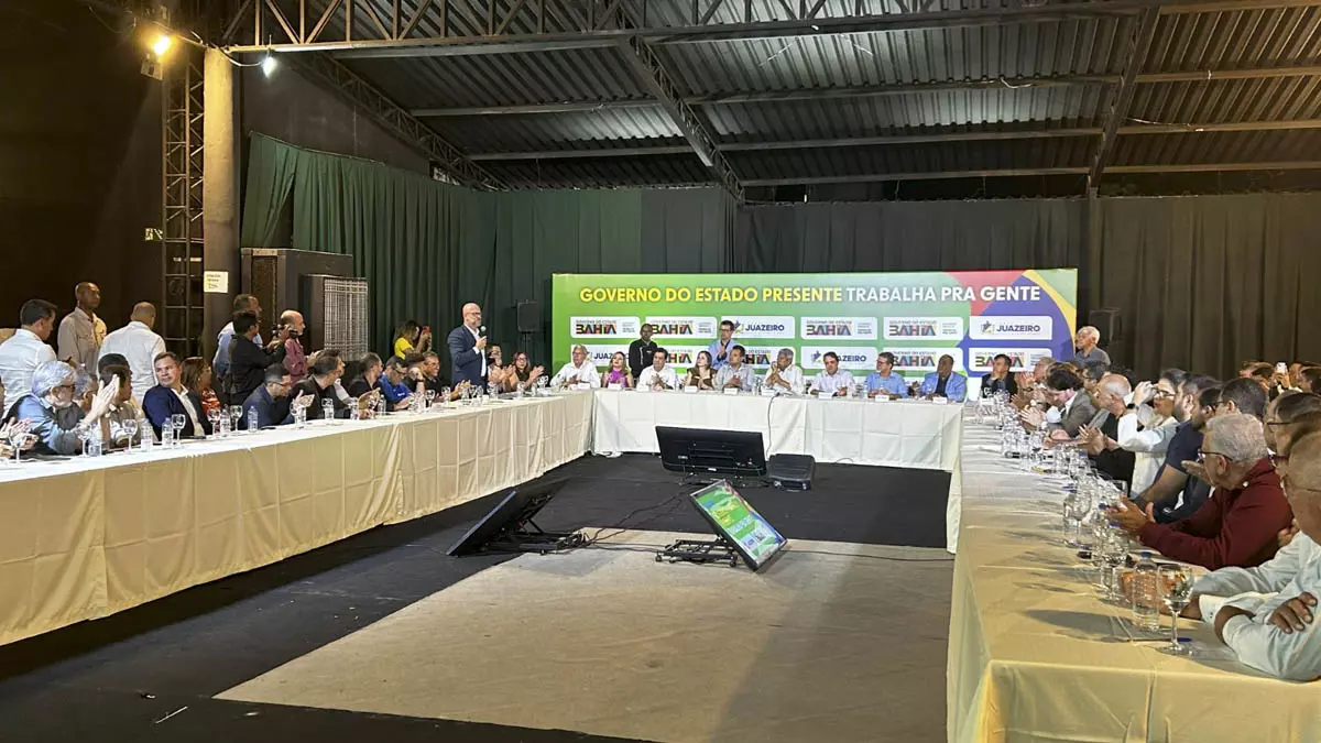Cerca de 200 representantes do setor produtivo de Juazeiro, no Território Sertão do São Francisco — entre agricultores, empresários
