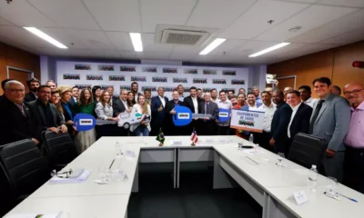 Na tarde desta terça-feira (8), o governador Jerônimo Rodrigues se reuniu com o prefeito de Serra Preta, Franklin Leite, no Centro