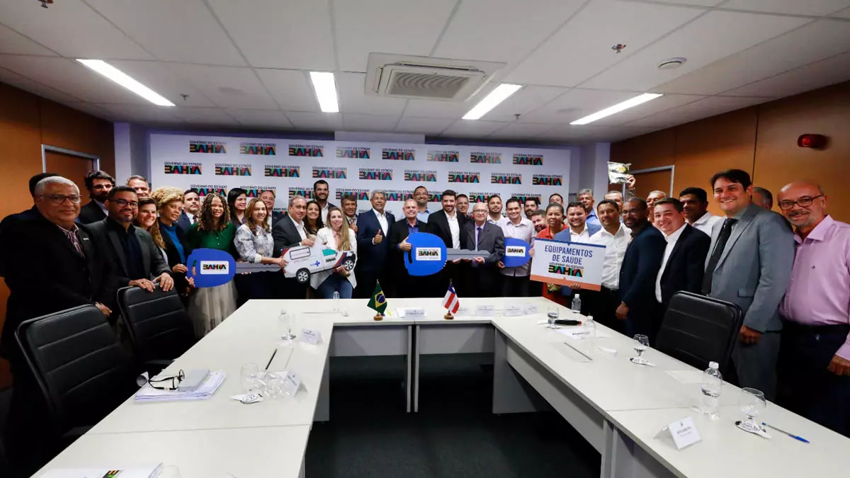 Na tarde desta terça-feira (8), o governador Jerônimo Rodrigues se reuniu com o prefeito de Serra Preta, Franklin Leite, no Centro