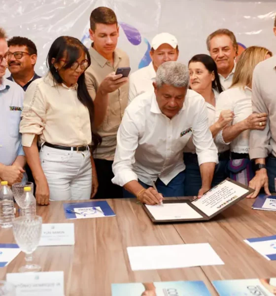 ✈️ Com as obras do #NovoPAC, o Aeroporto de Barreiras vai decolar: terminal 4x maior, mais conforto e pista ampliada pra receber aeronaves maiores. É o #GovBA e o #GovBR trabalhando juntos para o oeste voar alto!