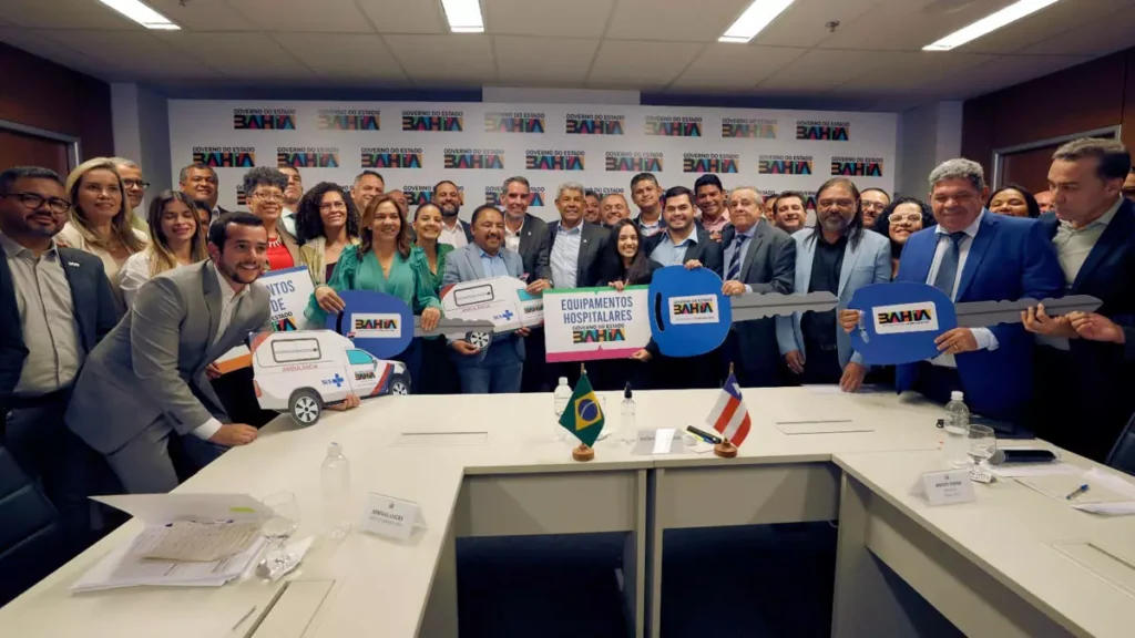 Conhecida por sua longa extensão de praia de água doce, pelas dunas do São Francisco e pelo turismo de vinhos, a cidade de Casa Nova
