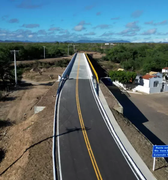 A população da capital do bode testemunhou uma verdadeira transformação com a inauguração da ponte sobre o Rio Vaza Barris