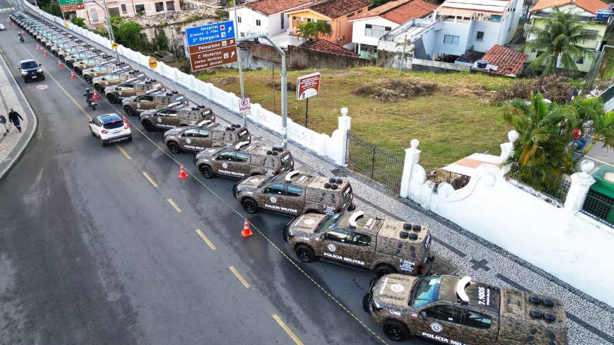 da Secretaria da Segurança Pública (SSP), entregou 62 novas viaturas às unidades especializadas da Polícia Militar e o lançou a