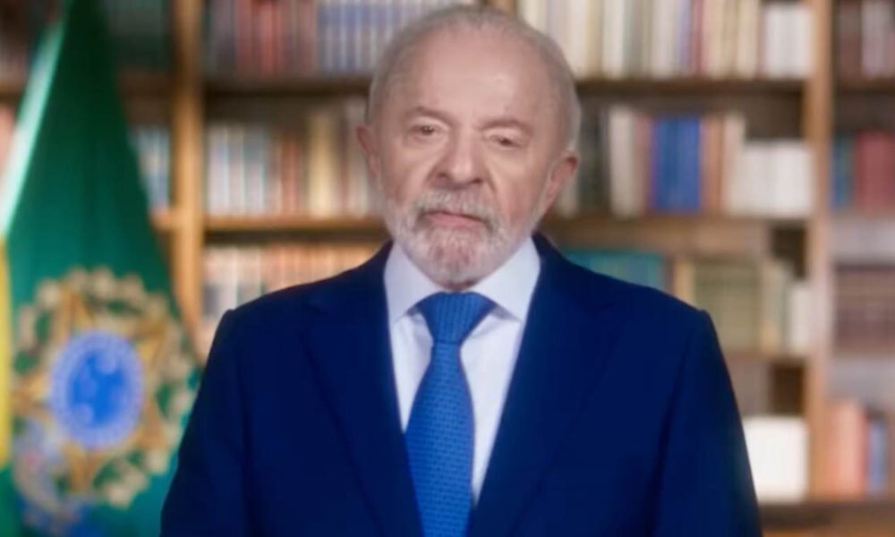 O presidente Luiz Inácio Lula da Silva ressaltou a separação dos Poderes e disse que ninguém está acima da lei, em pronunciamento
