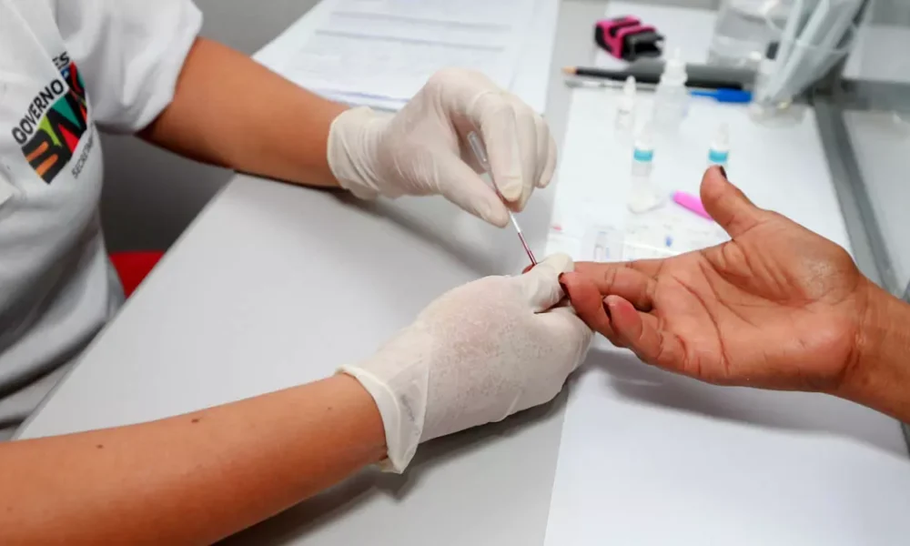 A Secretaria da Saúde do Estado da Bahia (Sesab) negou a existência de um surto de HIV/Aids entre adolescentes de 14 a 19 anos,