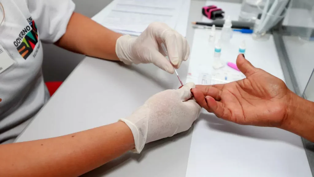 A Secretaria da Saúde do Estado da Bahia (Sesab) negou a existência de um surto de HIV/Aids entre adolescentes de 14 a 19 anos,