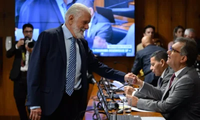 A Comissão de Assuntos Econômicos (CAE) aprovou nesta terça-feira (5) projeto que assegura a isenção do Imposto de Renda para