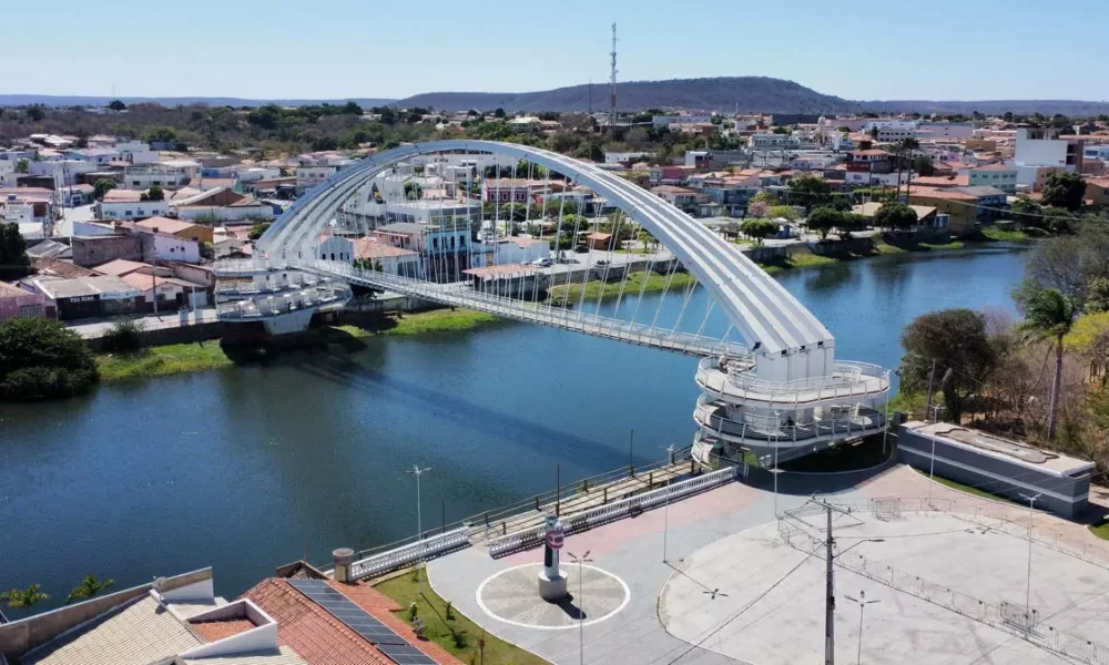 A nova sede do Colégio Estadual de Tempo Integral Rio Corrente, na cidade de São Félix do Coribe, foi inaugurada nesta sexta-feira (29),