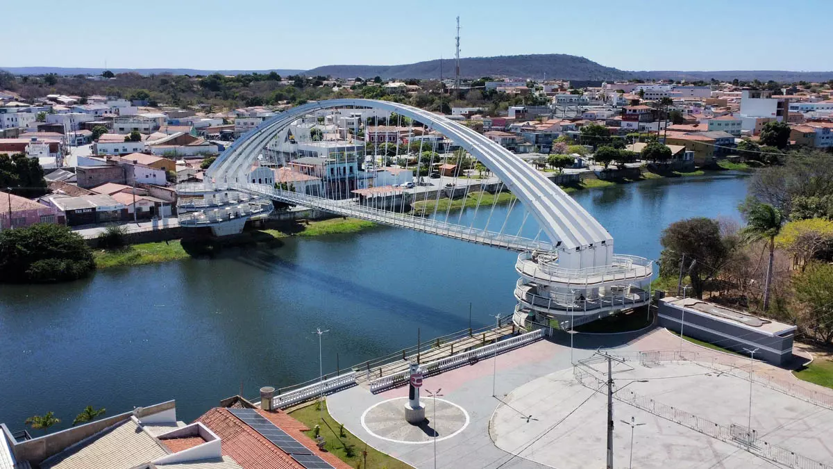 A nova sede do Colégio Estadual de Tempo Integral Rio Corrente, na cidade de São Félix do Coribe, foi inaugurada nesta sexta-feira (29),