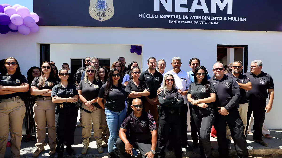 no bairro Malvão, em Santa Maria da Vitória, neste sábado (30), durante visita do governador Jerônimo Rodrigues ao município.