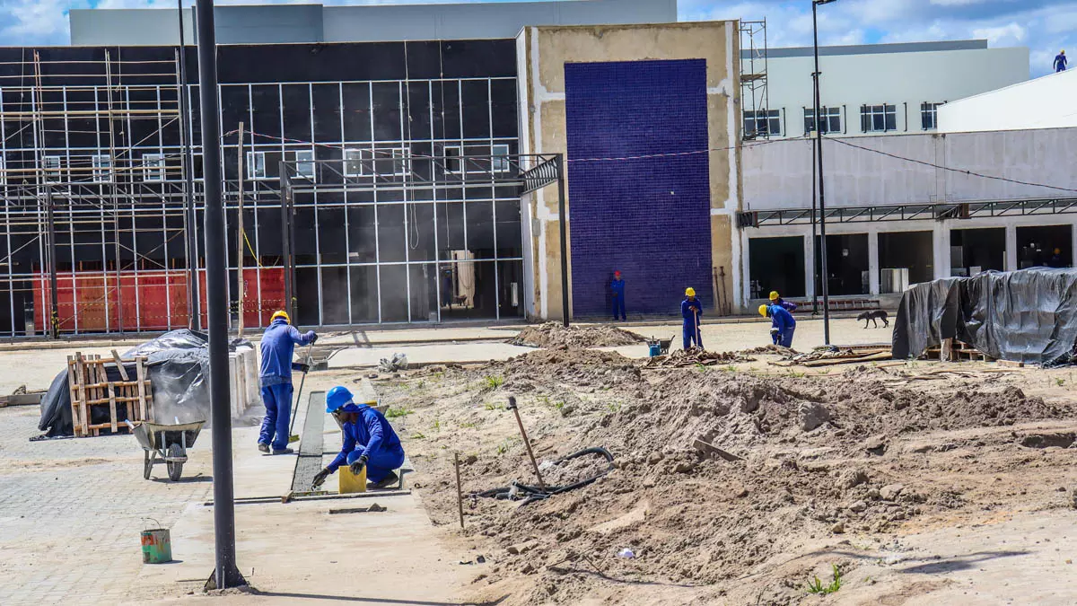 da região: o novo Hospital Regional de Alagoinhas. Com investimento de R$ 161,2 milhões, o hospital é fruto da parceria Bahia–Brasil e conta