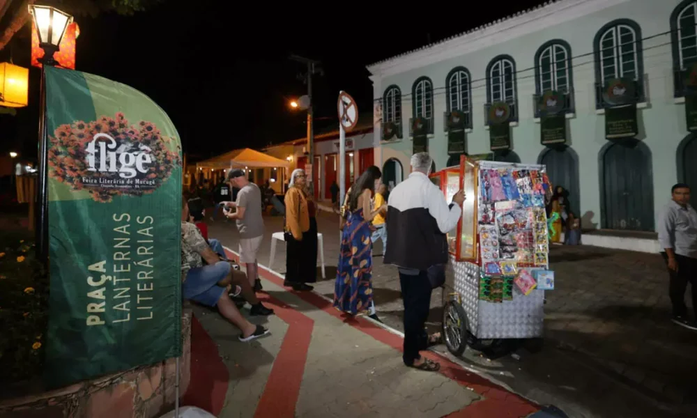 respira e vive literatura, durante a abertura oficial, nesta quinta-feira (14), da 8ª Edição da Feira Literária - a Fligê.