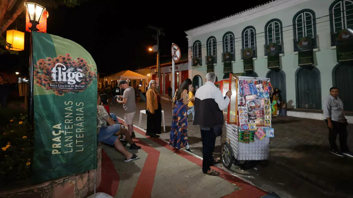 respira e vive literatura, durante a abertura oficial, nesta quinta-feira (14), da 8ª Edição da Feira Literária - a Fligê.