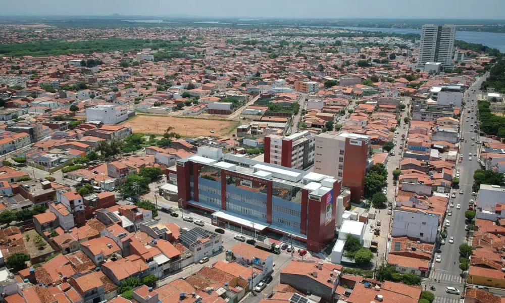 O Hospital Regional de Juazeiro (HRJ), complexo hospitalar vinculado ao Governo do Estado e administrado pelas Obras Sociais Irmã