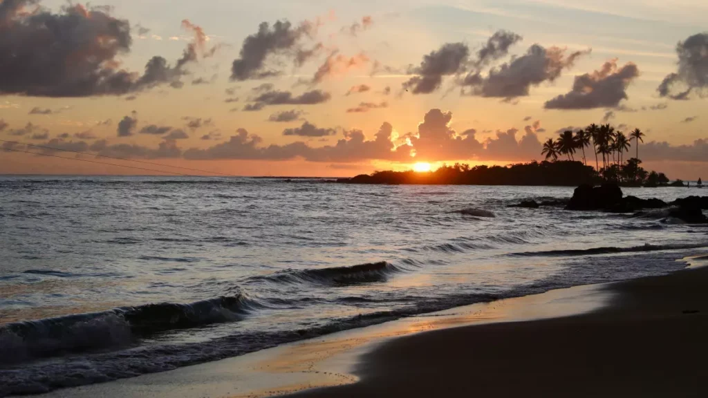 A previsão é de predomínio de sol e céu claro ao longo do dia, inclusive na capital baiana, na Região Metropolitana e no Recôncavo