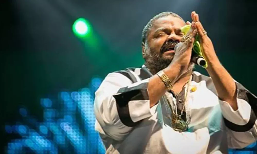 o Brasil se despede de um de seus maiores talentos musicais - o multi-instrumentista, compositor e ícone do samba, Arlindo Cruz.
