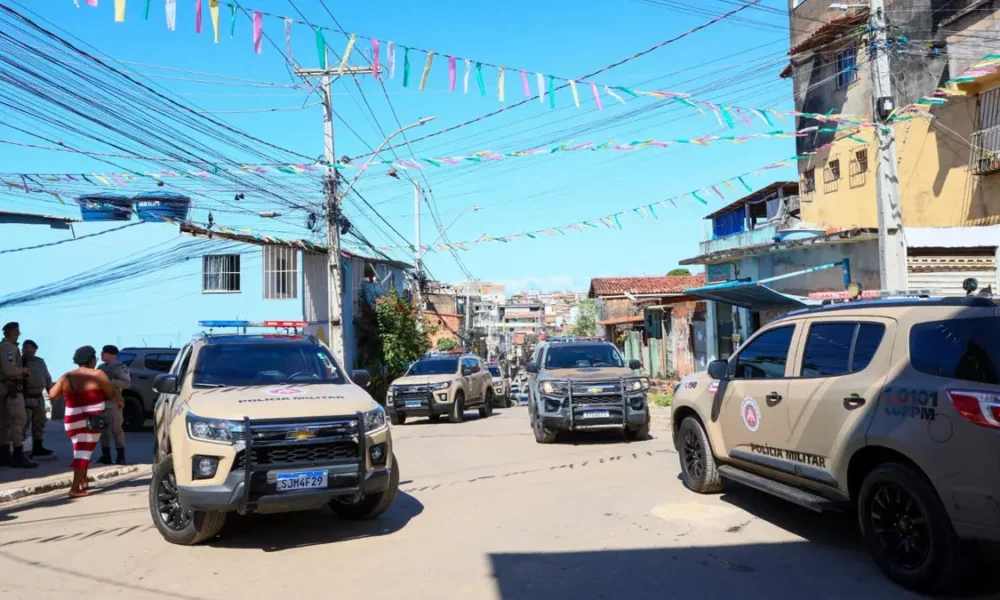 A Polícia Militar da Bahia voltou a ocupar com força as ruas nesta quinta-feira (21) em mais uma mobilização estadual que, integrada a